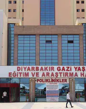 Sınırdan gelen mermi çocuğu vurdu! 10 yaşındaki Eren Diyarbakır’da yaşam mücadelesi veriyor