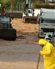 Silvan’da taşkın alarmı: DİSKİ 800 noktaya müdahale etti