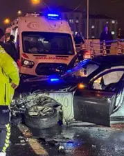 Diyarbakır’da feci kaza! Kantar Kavşağı’nda araçlar hurdaya döndü: 1’i ağır 3 yaralı