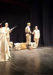 Kadın mücadelesini anlatan “Jîn” oyunu Diyarbakır’da ayakta alkışlandı