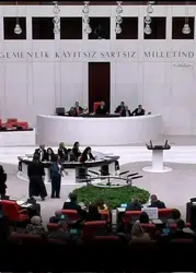 Meclis’te tansiyon yükseldi! DEM Parti ve AK Parti vekilleri karşı karşıya geldi