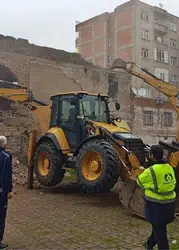 Diyarbakır Bağlar’da metruk binalar tek tek yıkılıyor: 1 yılda 90 yapı kaldırıldı