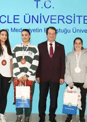 Diyarbakır’ın gururu! Dicle Üniversitesi kick boksta Türkiye’ye damga vurdu