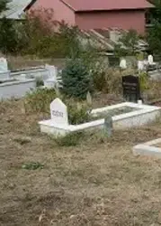 Diyarbakır’da mezarlık yolu isyanı: Cenazeyi diz boyu suda taşıdılar