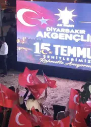 Diyarbakır'da 15 Temmuz nöbeti: Hemşehrileri Erkan Petekkaya'nın başrolündeki filmle o geceyi andılar
