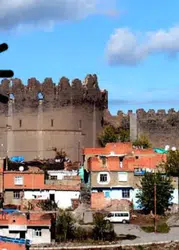 Diyarbakır'da kavurucu sıcaklar zirve yaptı: Termometreler 44 dereceyi gösterdi