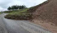 Yoğun yağış Diyarbakır-Mardin yolunda toprak kaymasına neden oldu