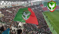 Amedspor taraftarları Bursa'da güç birliğine gitti: Barikat ve Mor Barikat sahneye çıktı