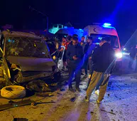 Hakkari'de kavşak ve çevre yolunda kaza: Toplam 8 yaralı