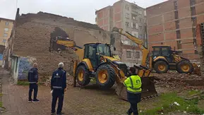 Diyarbakır Bağlar’da metruk binalar tek tek yıkılıyor: 1 yılda 90 yapı kaldırıldı