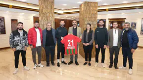 Diyarbekirspor’a kritik maç öncesi destek! Eşbaşkan Hatun teknik heyeti ağırladı