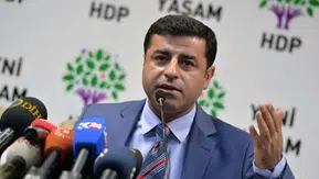 Demirtaş'tan seçim startı: Siyaset koridorlarını değil, demokrasiyi işaret etti
