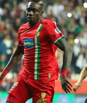 Diagne sözünü tuttu: 26 gole ulaştı, takımına telefon dağıttı