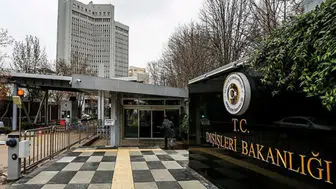 Türkiye’den İran’daki vatandaşlarına acil uyarı: “Dışarı çıkmayın”