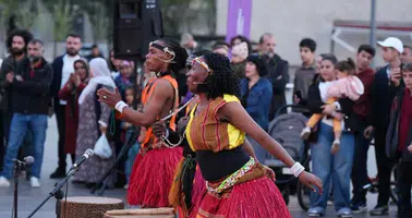 Diyarbakır’da sanat rüzgarı: Sokaklar tiyatro sahnesine, meydanlar festival alanına dönüştü