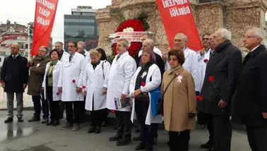 Diyarbakır’da sağlık emekçileri 14 Mart için yürüdü