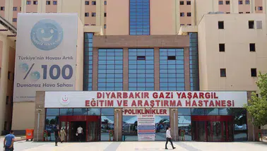 Sınırdan gelen mermi çocuğu vurdu! 10 yaşındaki Eren Diyarbakır’da yaşam mücadelesi veriyor