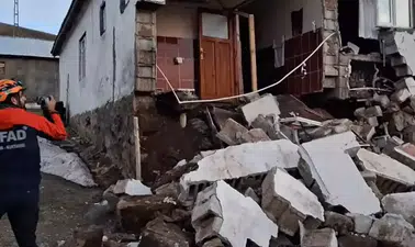 Ağrı’da deprem paniği: 4.3’lük sarsıntı, köylerde hasar var