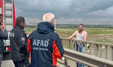 Diyarbakır’da köprüde ölümle burun buruna! Son anda vazgeçirildi