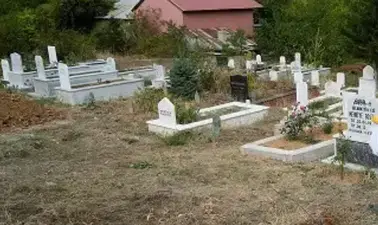 Diyarbakır’da mezarlık yolu isyanı: Cenazeyi diz boyu suda taşıdılar