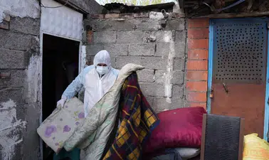 Diyarbakır’da çöp ev gerçeği: Belediye ekipleri müdahale etti, hayat değişti