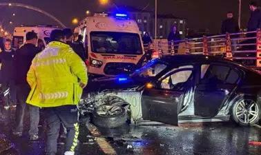 Diyarbakır’da feci kaza! Kantar Kavşağı’nda araçlar hurdaya döndü: 1’i ağır 3 yaralı