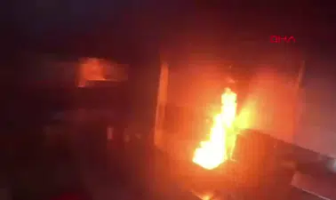 Diyarbakır’da işyeri yangını: Mutfakta başladı, o anlar kamerada
