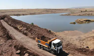 Karacadağ’da yüzler gülüyor: Yıkılan gölet onarıldı, binlerce hayvanın su sorunu çözüldü