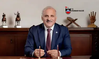 Diyarbakır Valisi Zorluoğlu'ndan 15 Temmuz mesajı: Demokrasi zaferi hafızalarımızda taptaze