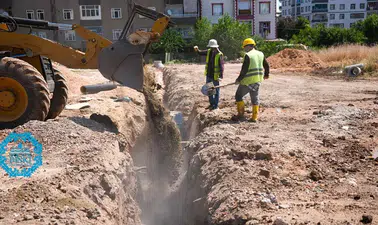 Bağlar'da altyapı seferberliği: 2 bin 100 metrelik dev hat için kazma vuruldu