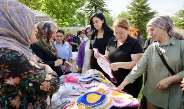 Diyarbakır’da kadın dayanışmasının gücü: Bir yıllık emek sergide hayat buldu