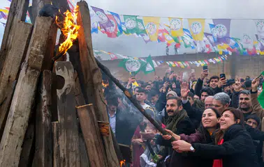 Siverek’te Newroz coşkusu: Serra Bucak’tan “barış” vurgusu