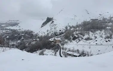 Kar ve tipi etkili oldu: 4 ilde yollar kapandı