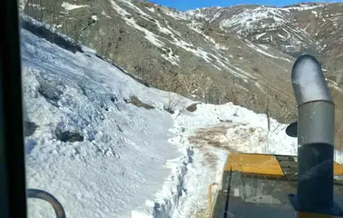 Bingöl’de Kar ve Heyelan Yolları Kapattı: Ekipler Seferber Oldu