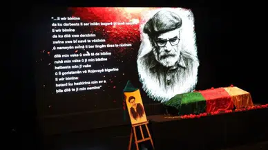 Kürt şair Ehmed Huseynî Diyarbakır’da uğurlandı: Cenazesi Rojava’ya gönderildi