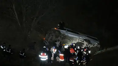 Malatya’da işçi servisi devrildi! 2 kişi hayatını kaybetti, 10 yaralı