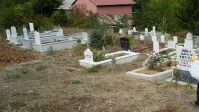 Diyarbakır’da mezarlık yolu isyanı: Cenazeyi diz boyu suda taşıdılar