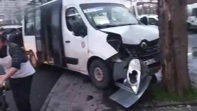 Diyarbakır’da zincirleme kaza: Dolmuş ağaca çarptı, yaralılar var