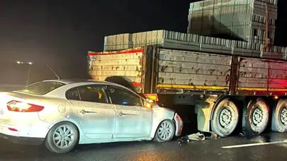 Diyarbakır’da feci kaza: Otomobil TIR’ın altına girdi, 2 yaralı