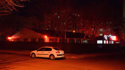 Diyarbakır’da “Otizm İçin Kırmızıyı Seç” mesajı: Kent kırmızıya büründü