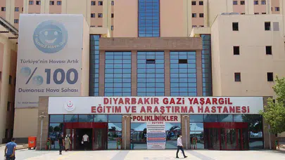 Sınırdan gelen mermi çocuğu vurdu! 10 yaşındaki Eren Diyarbakır’da yaşam mücadelesi veriyor