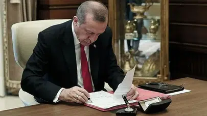Ankara'da gece yarısı mesaisi: Bakanlıklarda kritik görev değişimleri