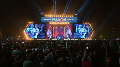 Eğlence kana bulandı: Sefo konserinde bıçaklı saldırıya uğrayan genç hastanede can verdi