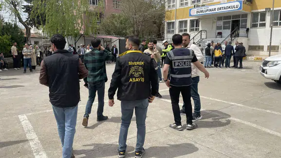 Urfa’da okulda bıçaklı saldırı girişimi! Öğretmen son anda kurtuldu