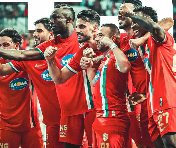 Amedspor sahada, Diyarbakır nefesini tuttu! 5’te 5 an meselesi