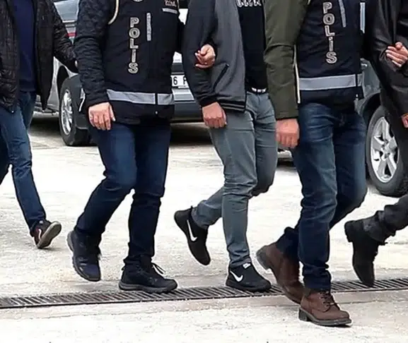 Okulları hedef alan paylaşımlara müdahale: 67 kişi gözaltında