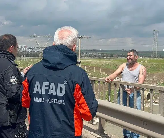 Diyarbakır’da köprüde ölümle burun buruna! Son anda vazgeçirildi