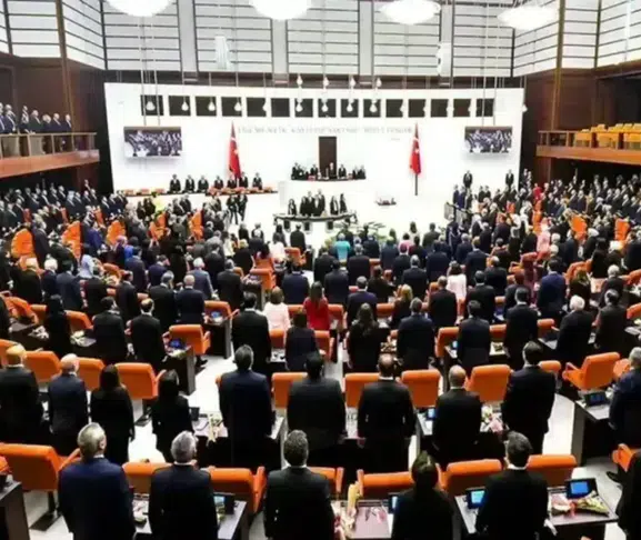 Meclis’te yeni dönem: Doğum izni süresi uzatıldı, sosyal medya ve oyun platformlarına sıkı denetim geliyor