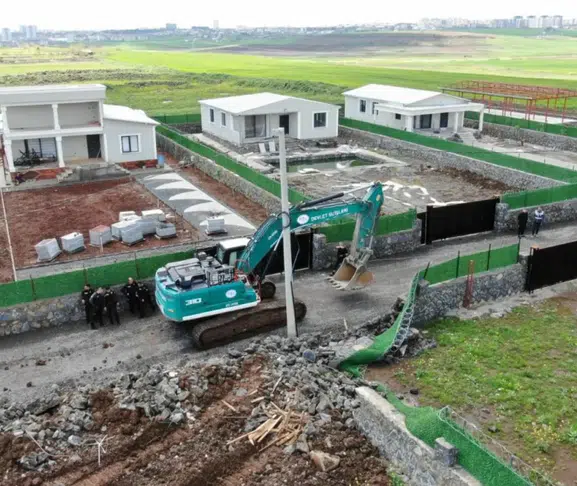 Diyarbakır’da kaçak villalara operasyon! 13 yapı yıkılıyor