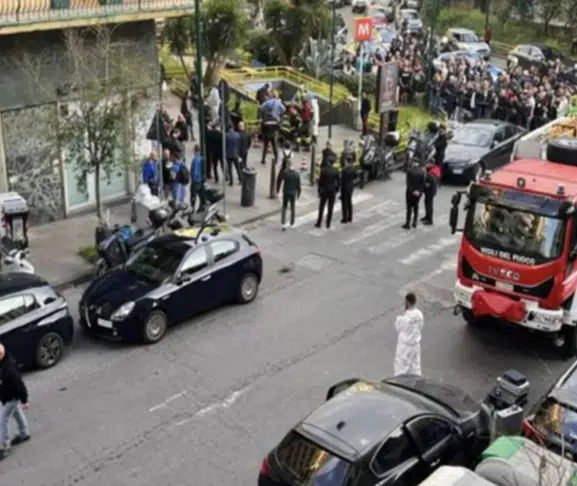 Napoli’de banka soygunu: 25 kişi rehin alındı, saldırganlar tünelle kaçtı